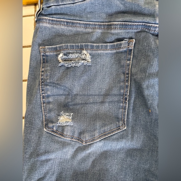 American eagle Women's size 10 dream Blue Distressed Jeans - Picture 8 of 13